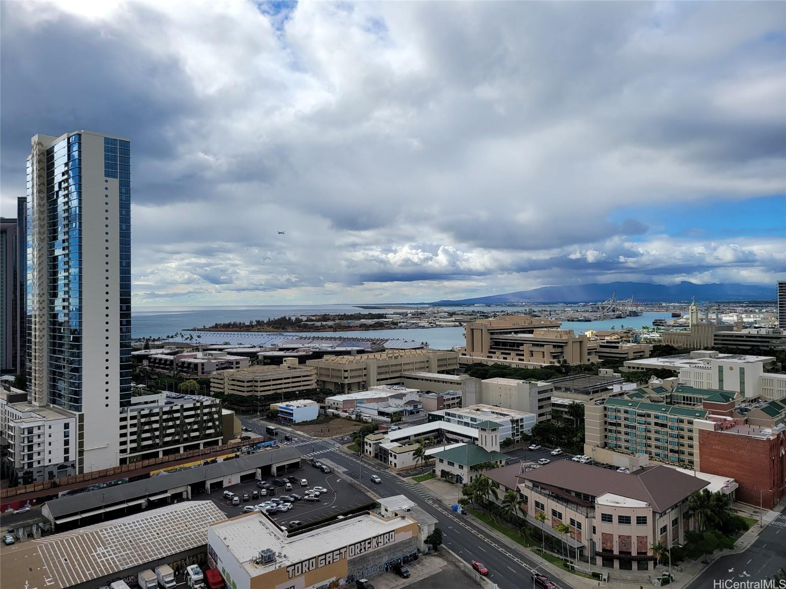 600 Queen St Honolulu - Rental - photo 2 of 25