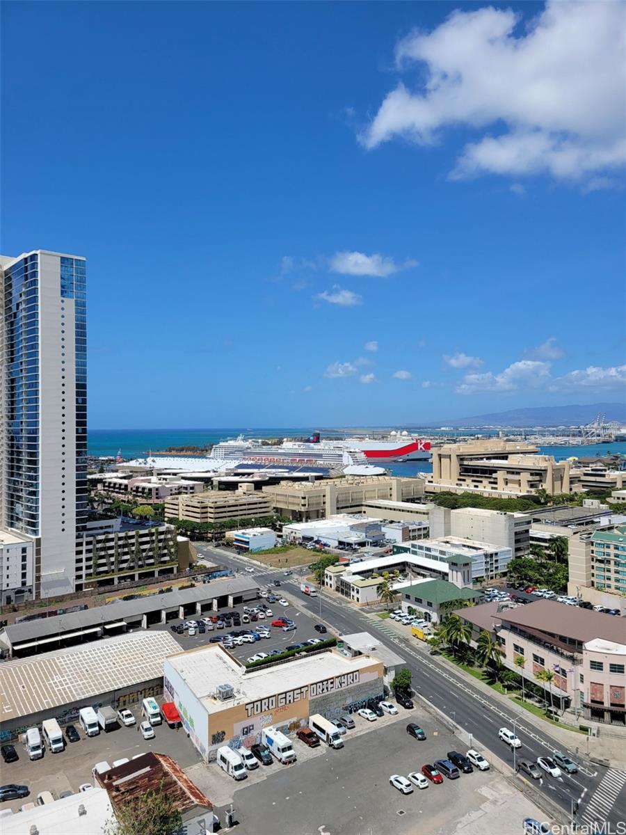 600 Queen St Honolulu - Rental - photo 3 of 25