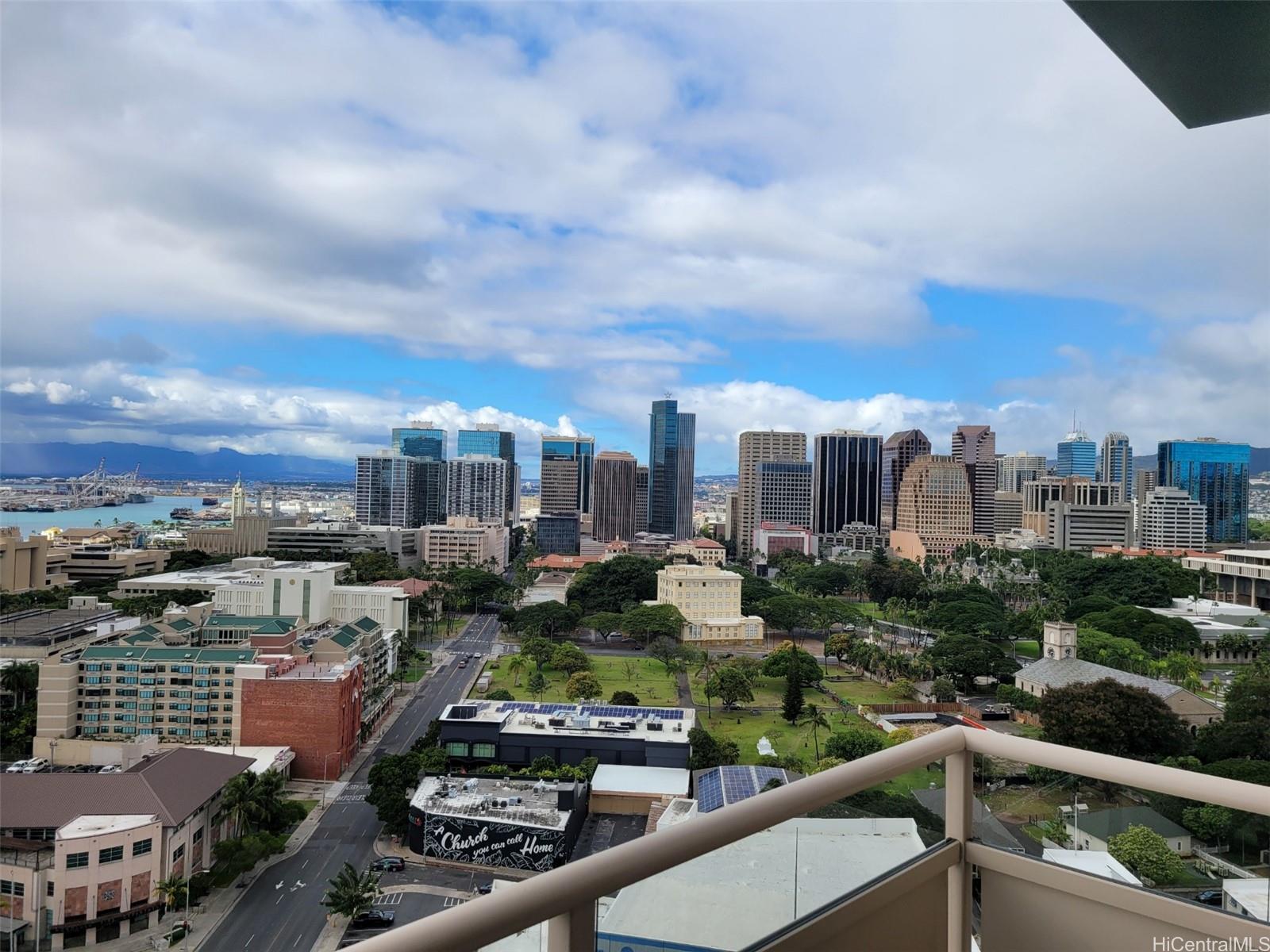 600 Queen St Honolulu - Rental - photo 5 of 25