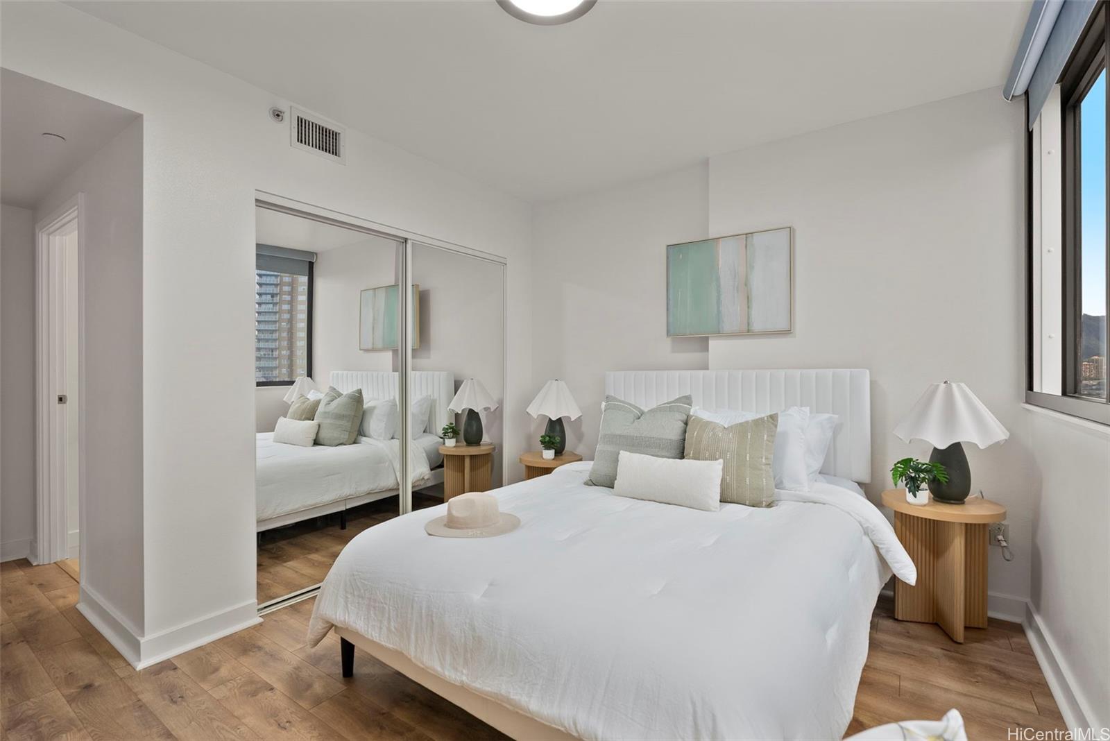 Keola Lai condo # 2407, Honolulu, Hawaii - photo 11 of 22