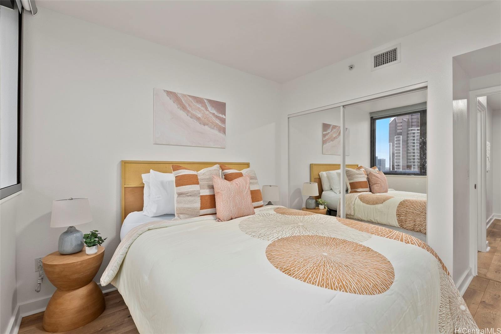 Keola Lai condo # 2407, Honolulu, Hawaii - photo 14 of 22