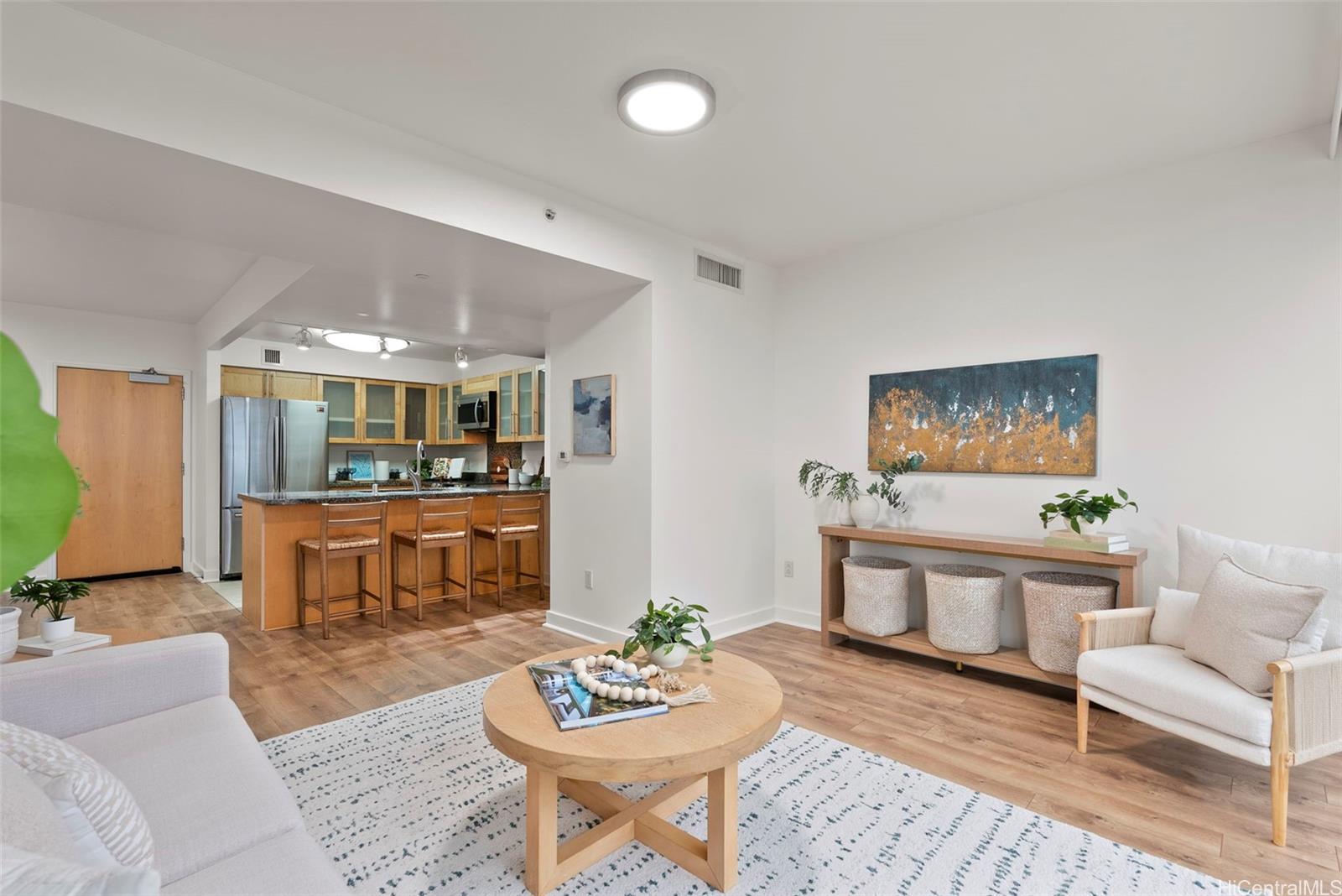 Keola Lai condo # 2407, Honolulu, Hawaii - photo 4 of 22