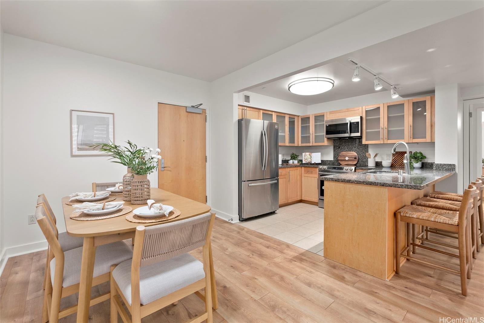 Keola Lai condo # 2407, Honolulu, Hawaii - photo 5 of 22