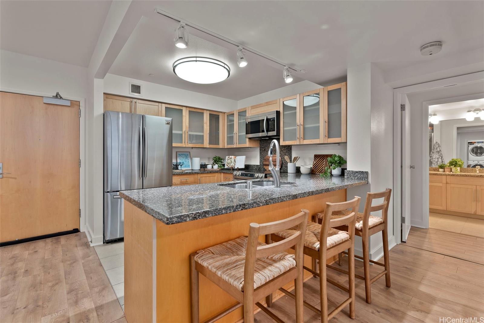 Keola Lai condo # 2407, Honolulu, Hawaii - photo 6 of 22