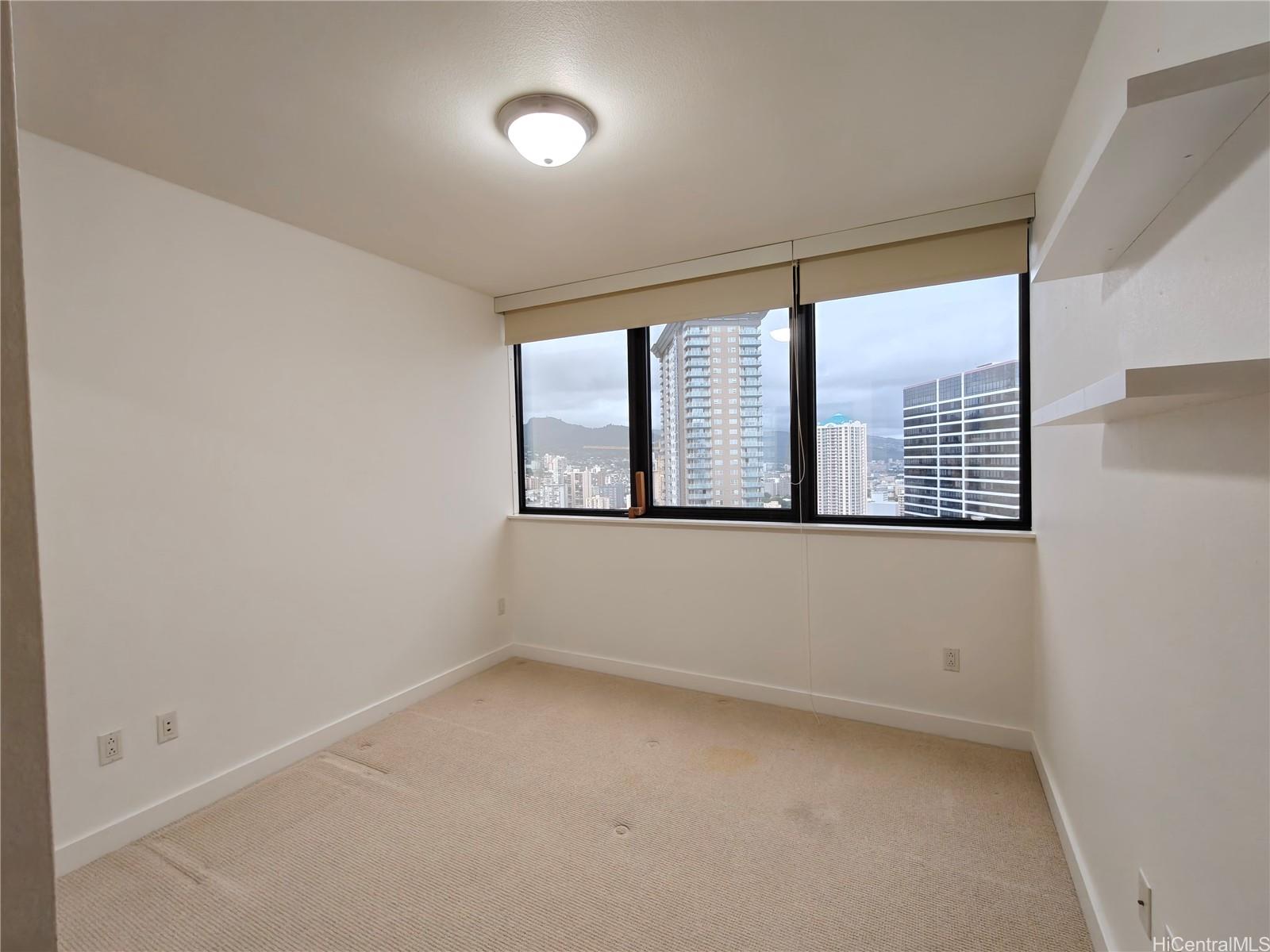 600 Queen St Honolulu - Rental - photo 4 of 8