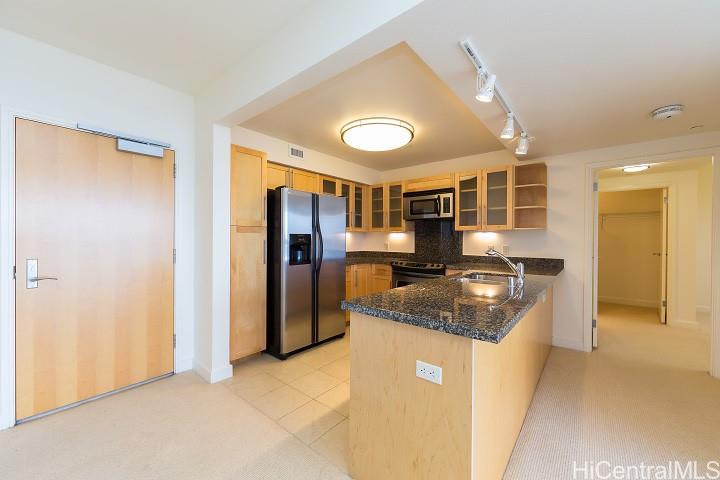 600 Queen St Honolulu - Rental - photo 2 of 17