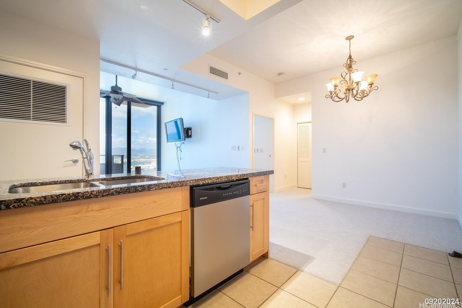 600 Queen St Honolulu - Rental - photo 14 of 25
