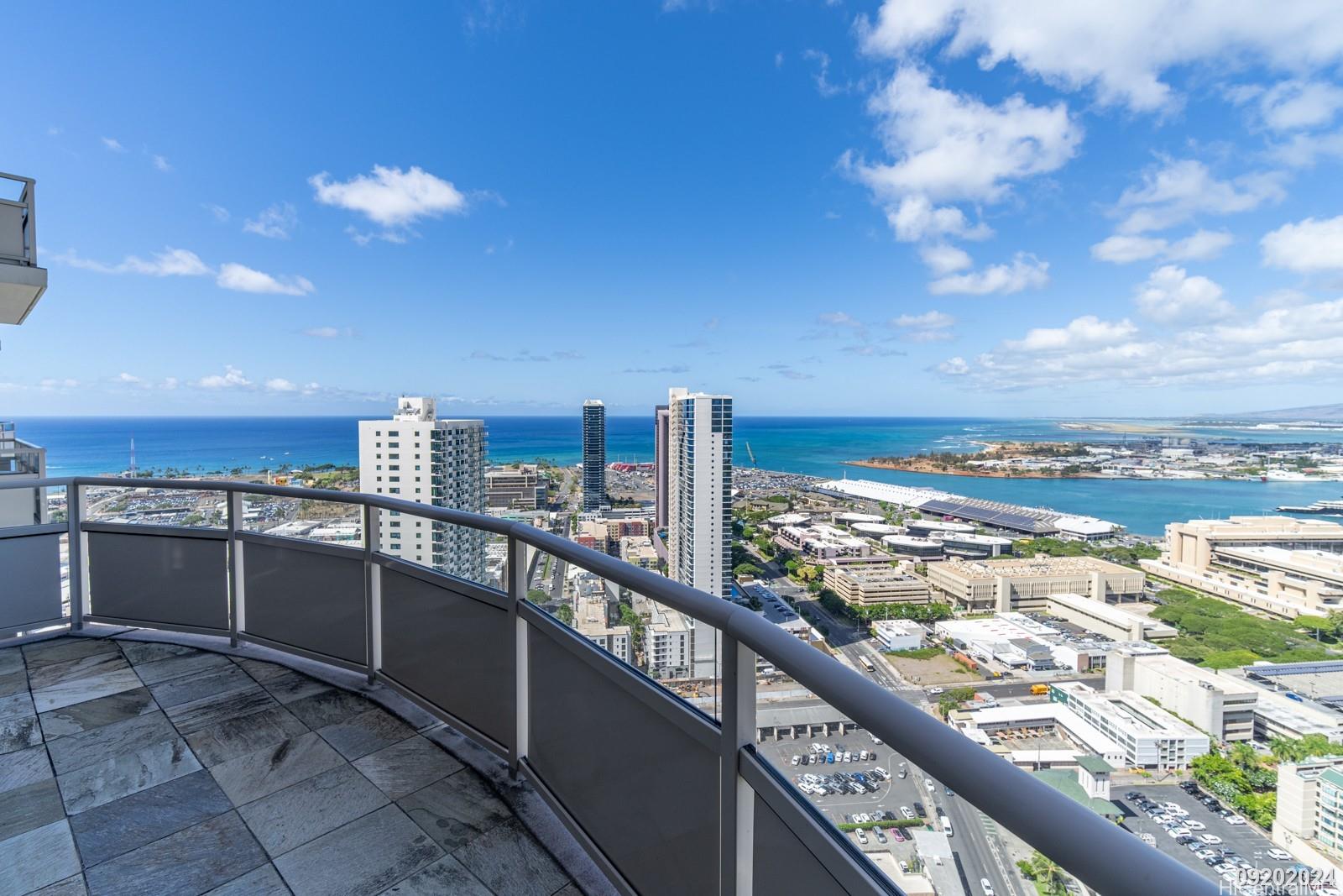 600 Queen St Honolulu - Rental - photo 6 of 25