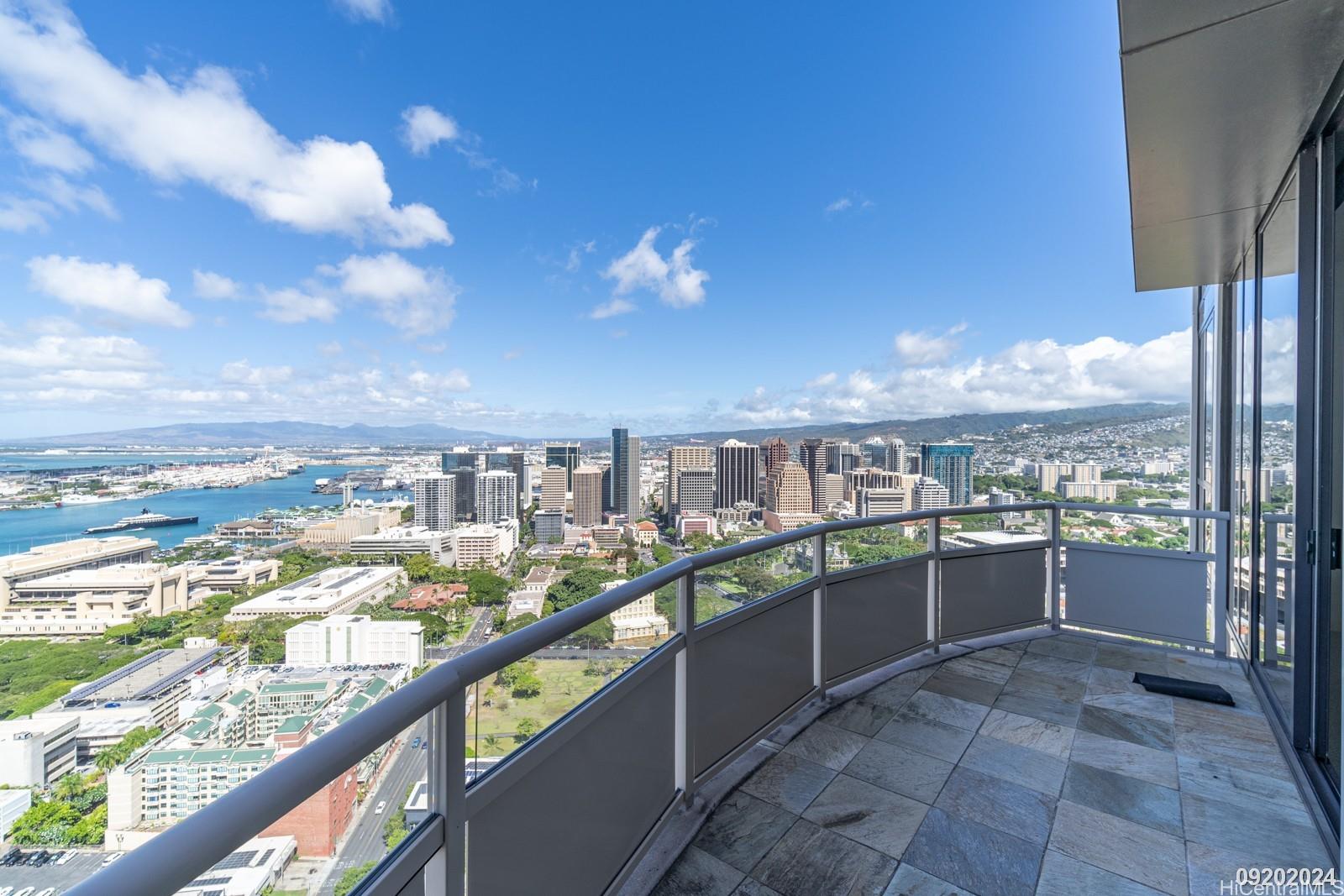 600 Queen St Honolulu - Rental - photo 7 of 25
