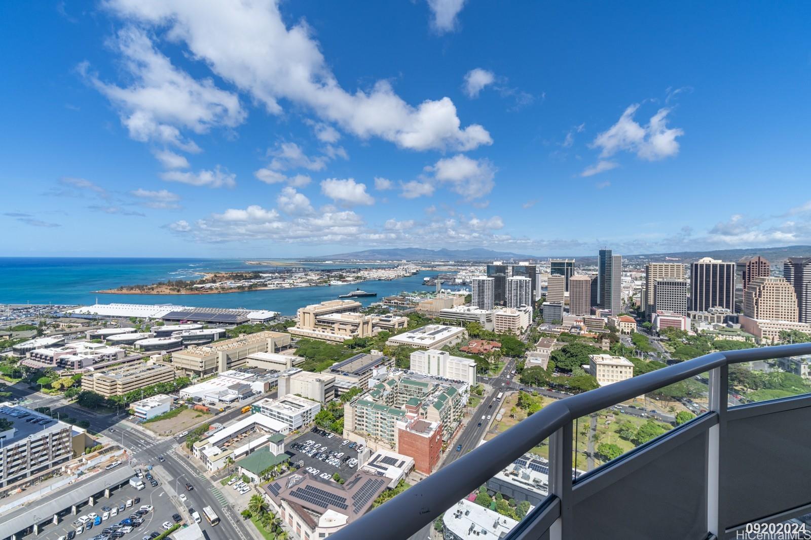 600 Queen St Honolulu - Rental - photo 8 of 25