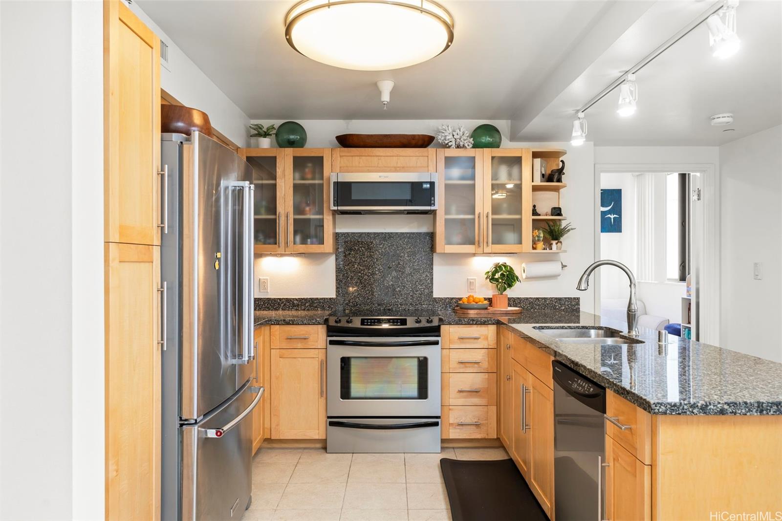 Keola Lai condo # 607, Honolulu, Hawaii - photo 5 of 20