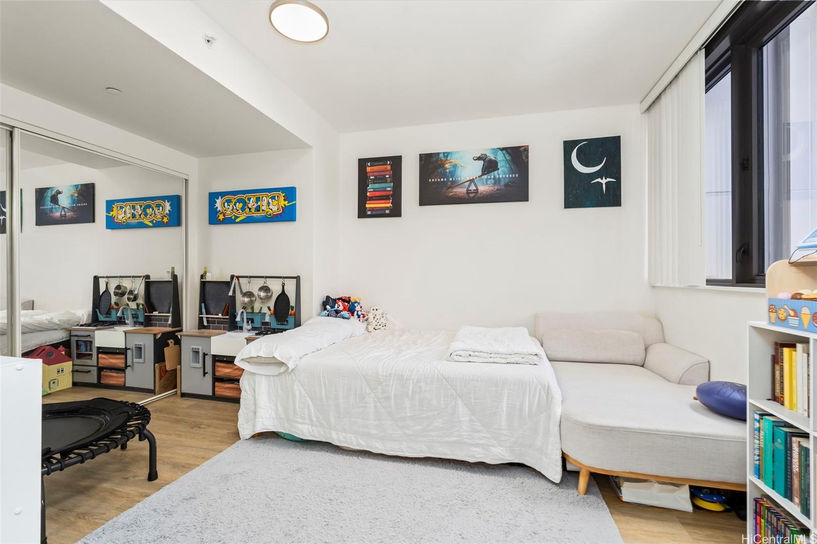 Keola Lai condo # 607, Honolulu, Hawaii - photo 8 of 20