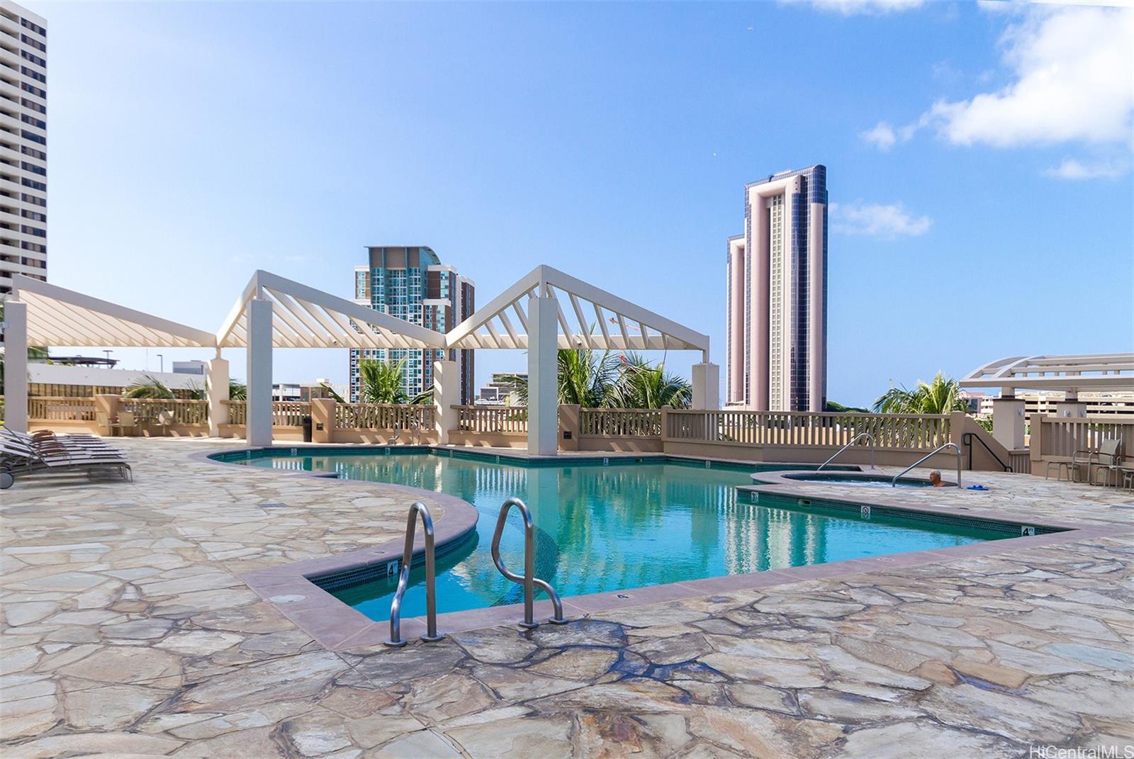 600 Queen St Honolulu - Rental - photo 11 of 18