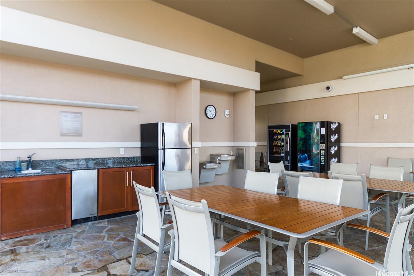 600 Queen St Honolulu - Rental - photo 12 of 18