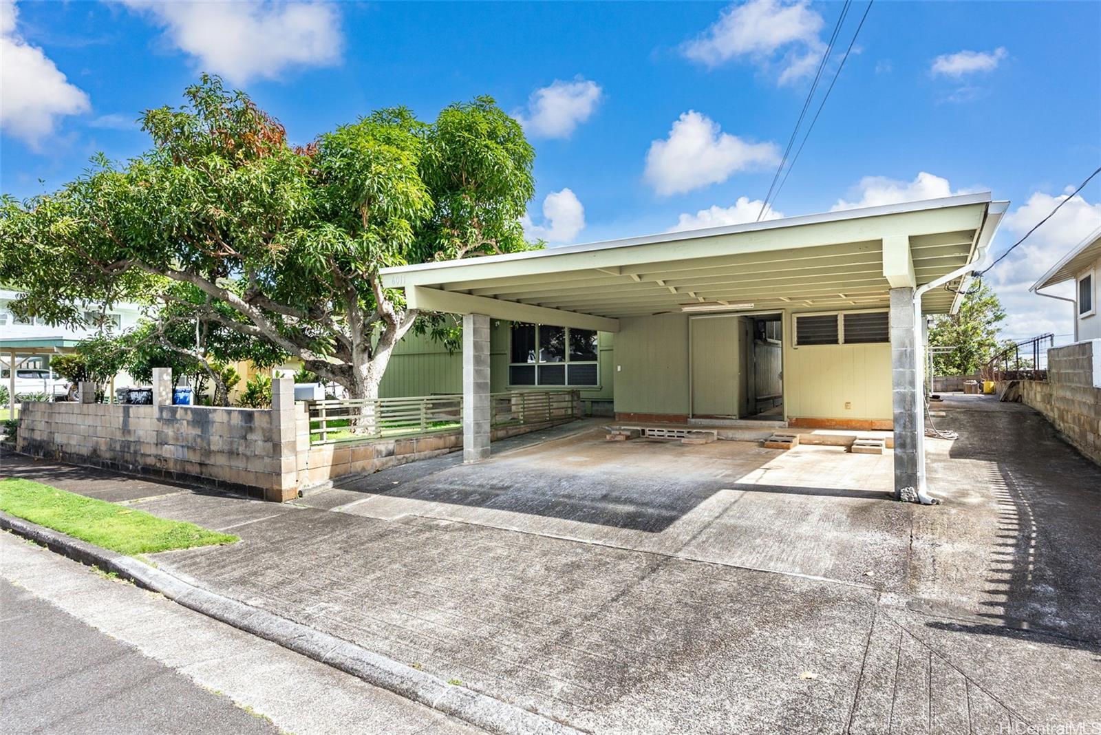 6017  Aimoku Street Kuliouou, Diamond Head home - photo 2 of 22