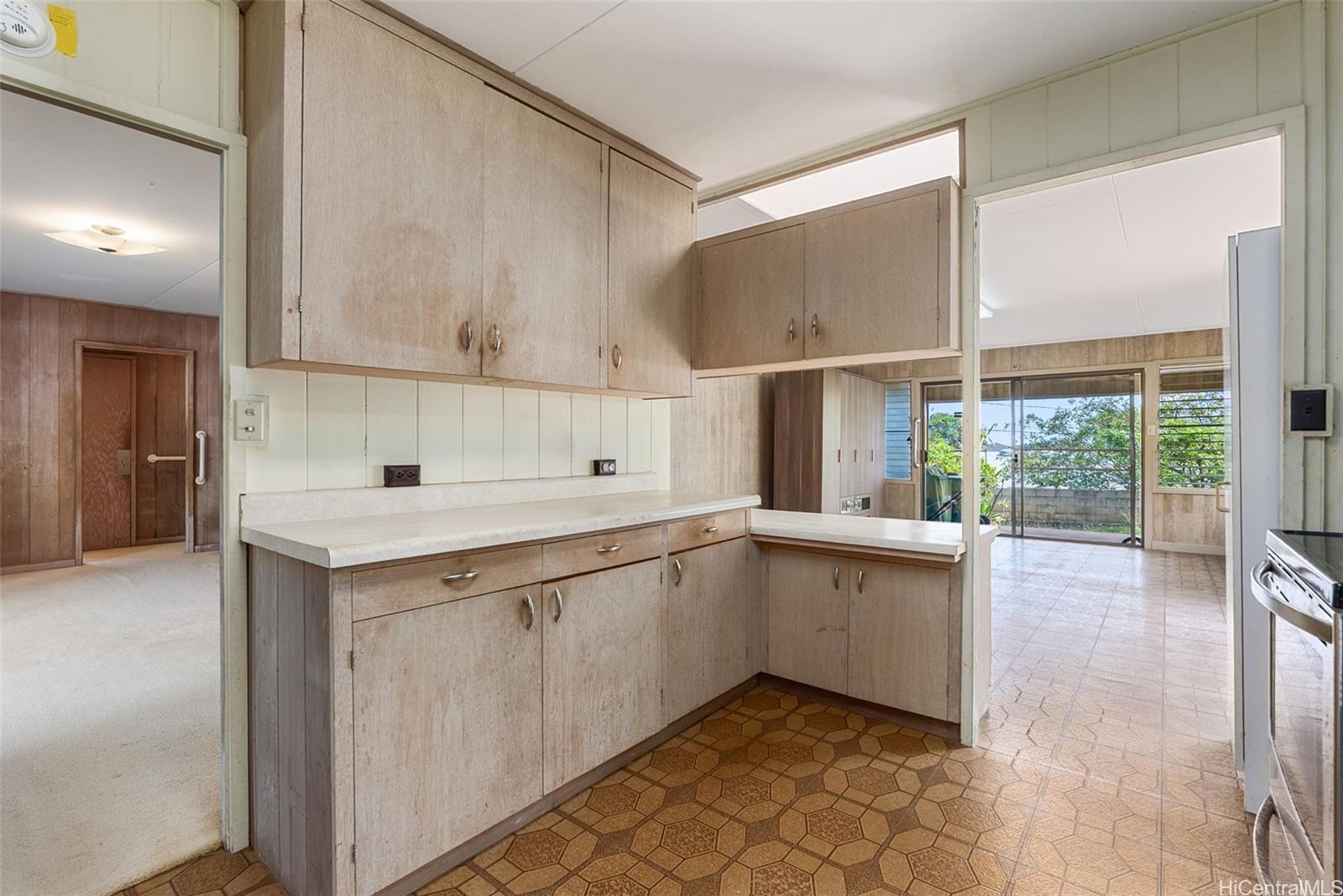 6017  Aimoku Street Kuliouou, Diamond Head home - photo 9 of 22