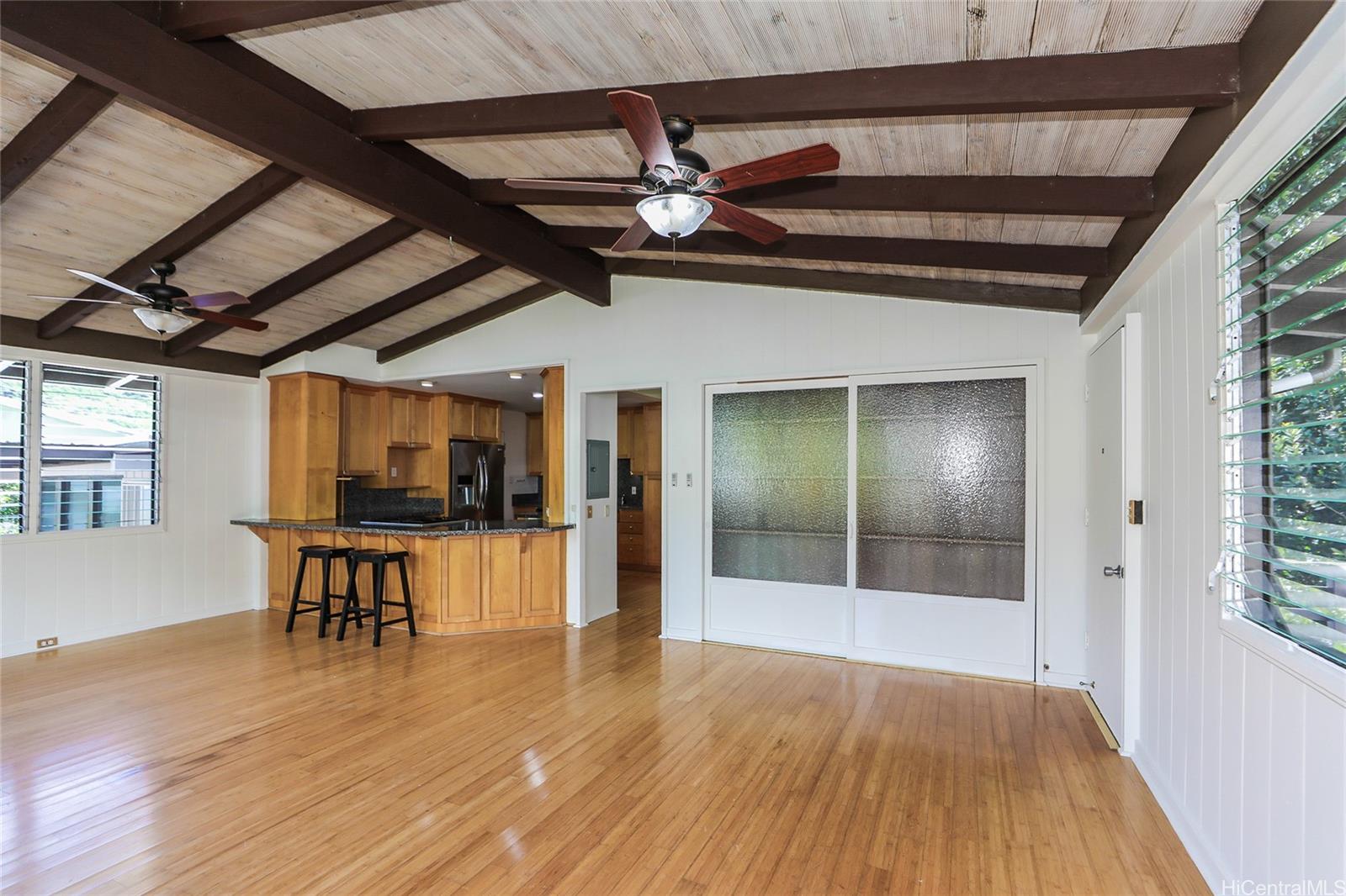 6017  Kaupalena Street Kuliouou, Diamond Head home - photo 2 of 24