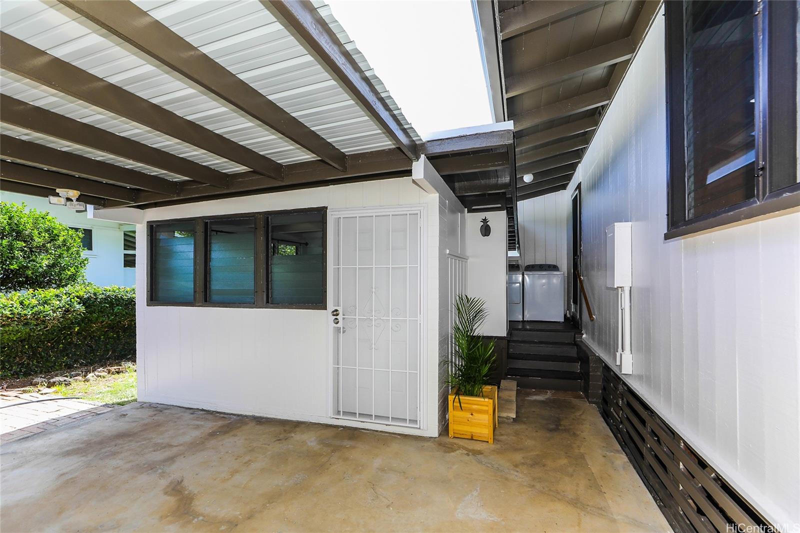 6017  Kaupalena Street Kuliouou, Diamond Head home - photo 11 of 24