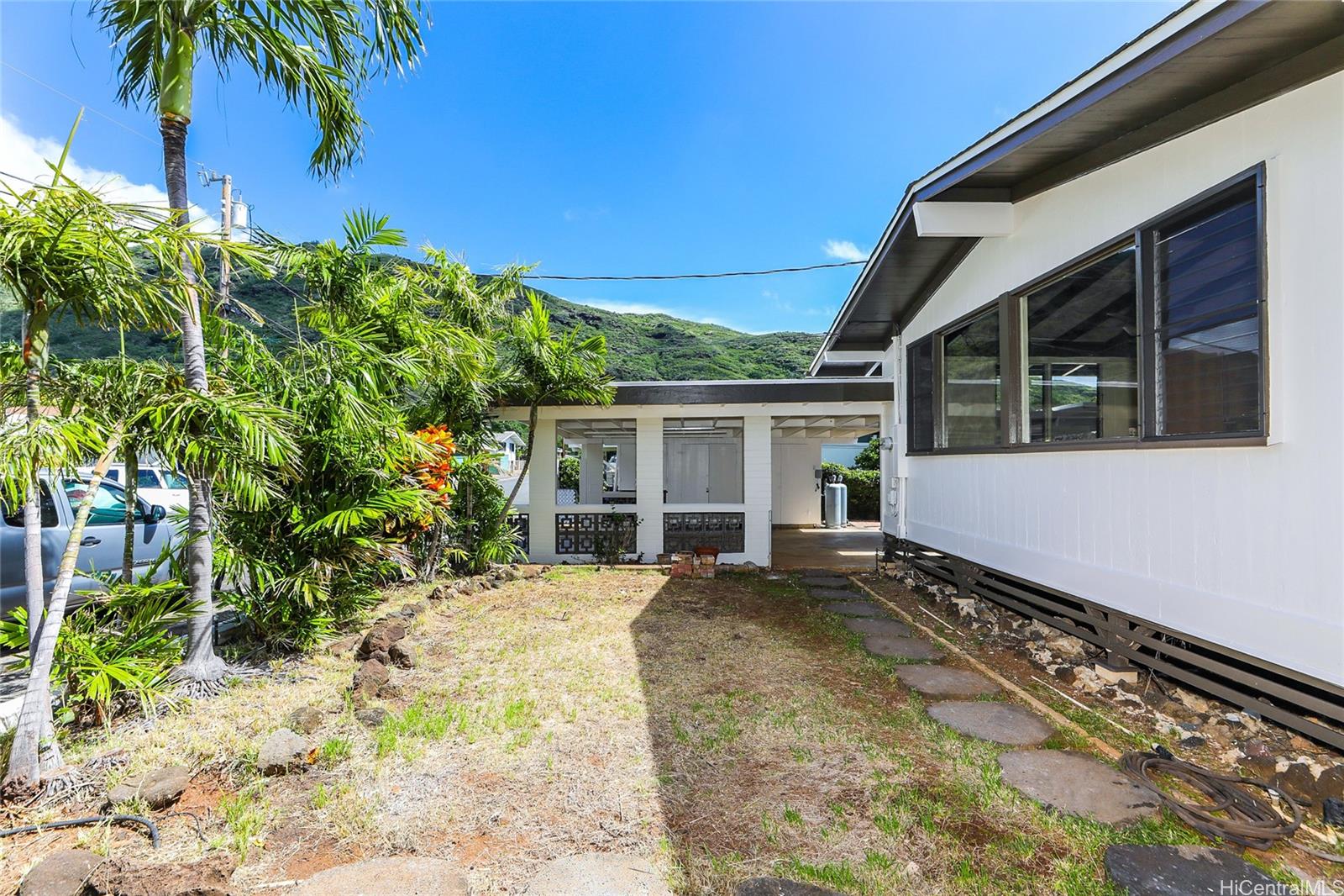 6017  Kaupalena Street Kuliouou, Diamond Head home - photo 20 of 24