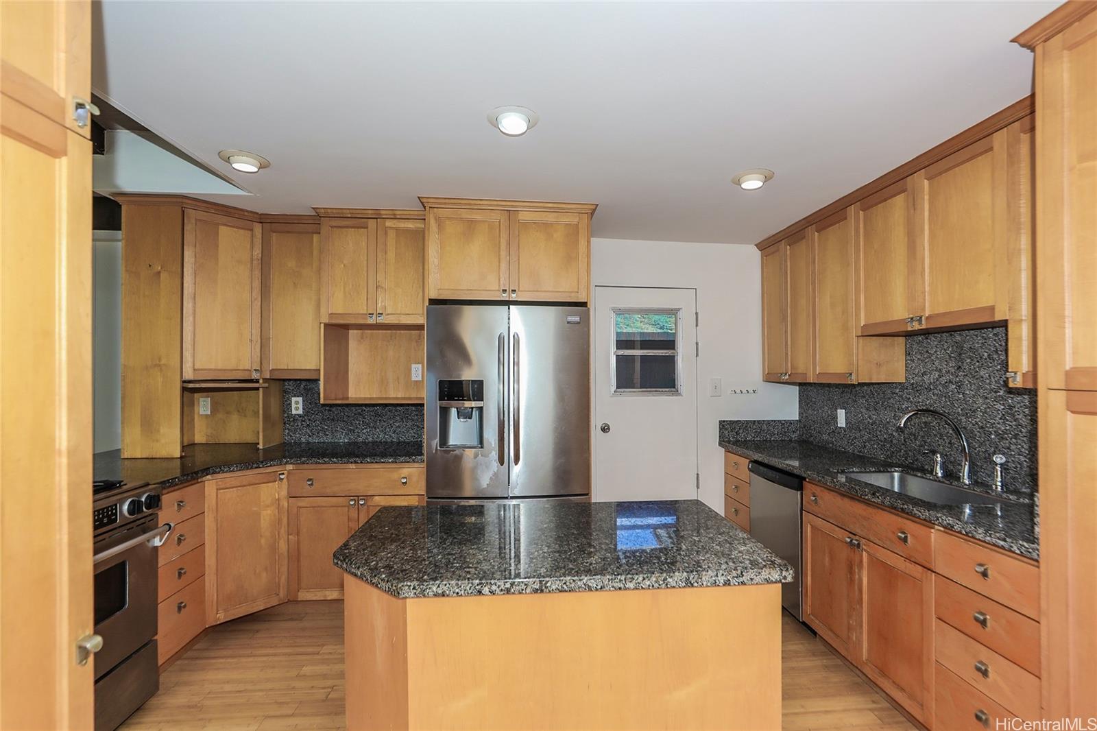 6017  Kaupalena Street Kuliouou, Diamond Head home - photo 4 of 24