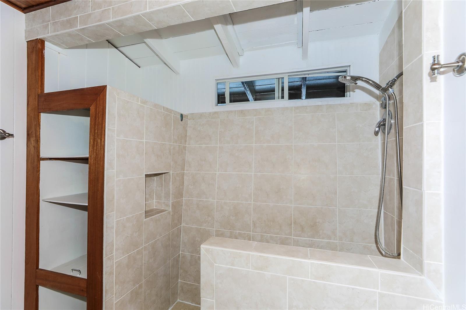 6017  Kaupalena Street Kuliouou, Diamond Head home - photo 8 of 24