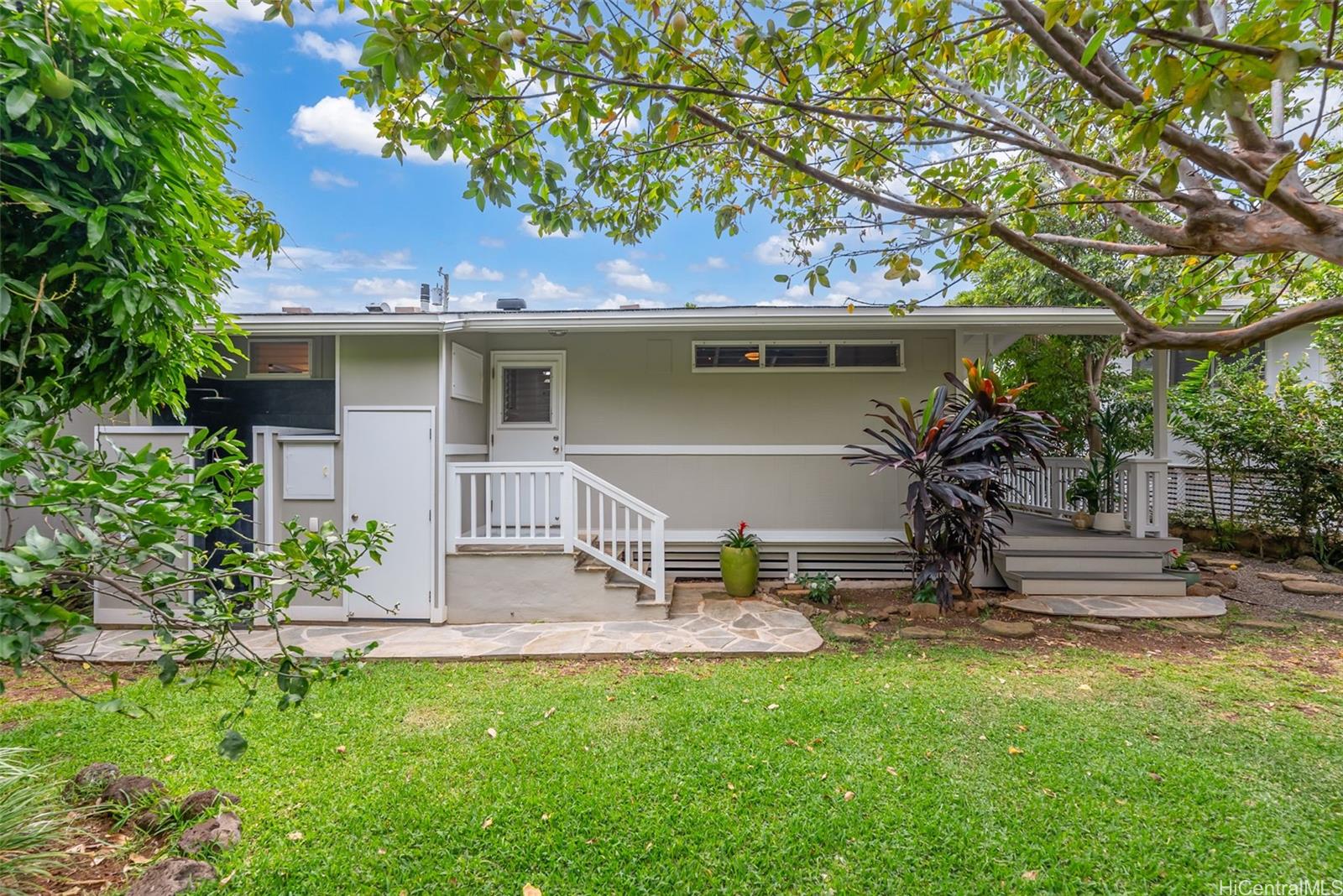 6018  Kaupalena Street Kuliouou, Diamond Head home - photo 21 of 25