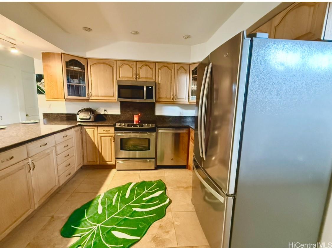 607  Kealahou Street Kalama Valley, Hawaii Kai home - photo 18 of 22