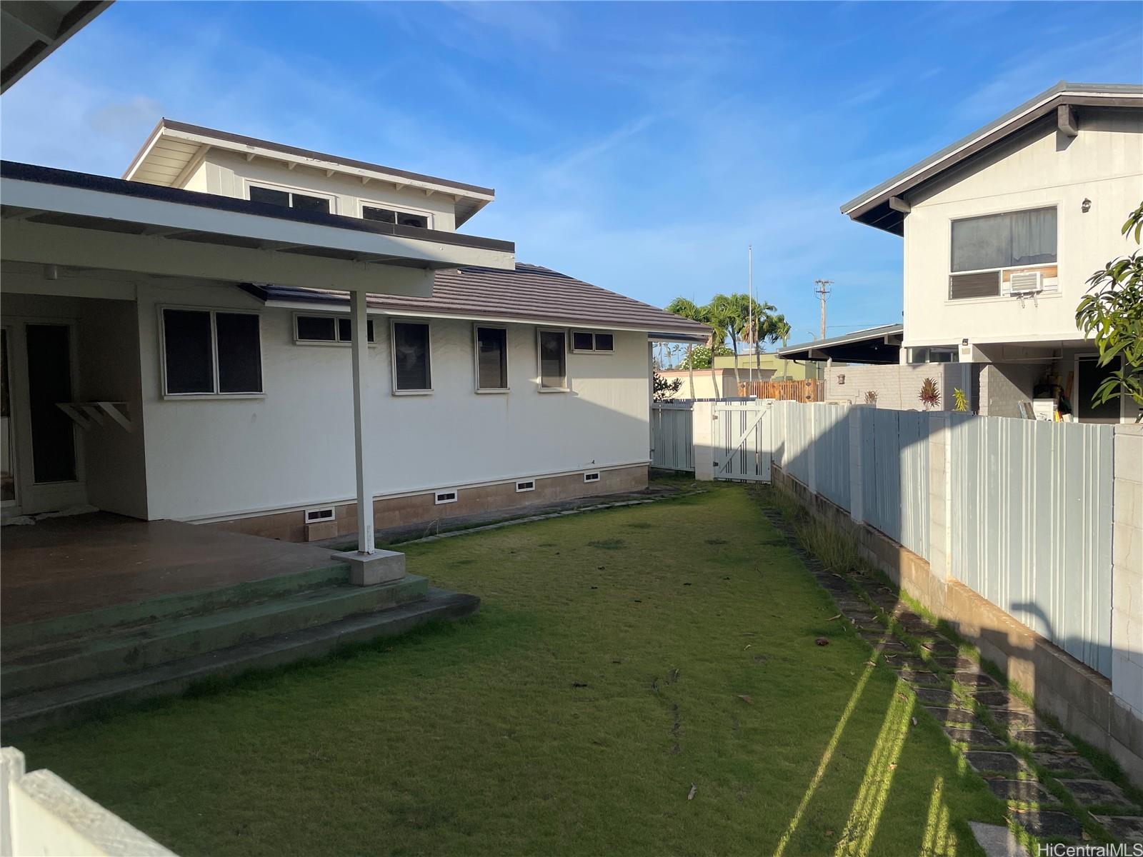 6078 Kalanianaole Hwy Honolulu - Rental - photo 2 of 9