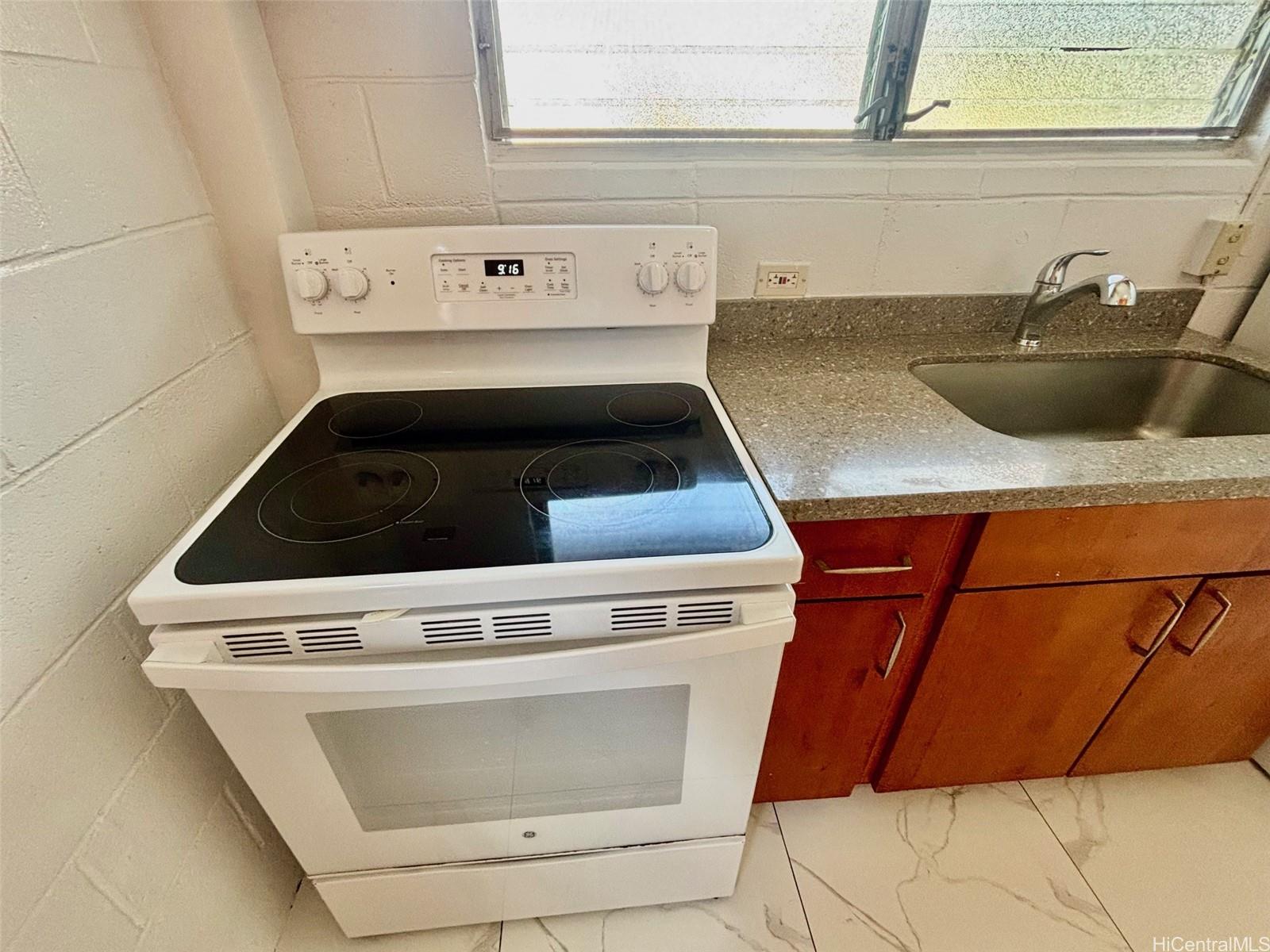 608 N Judd St Honolulu - Rental - photo 4 of 13