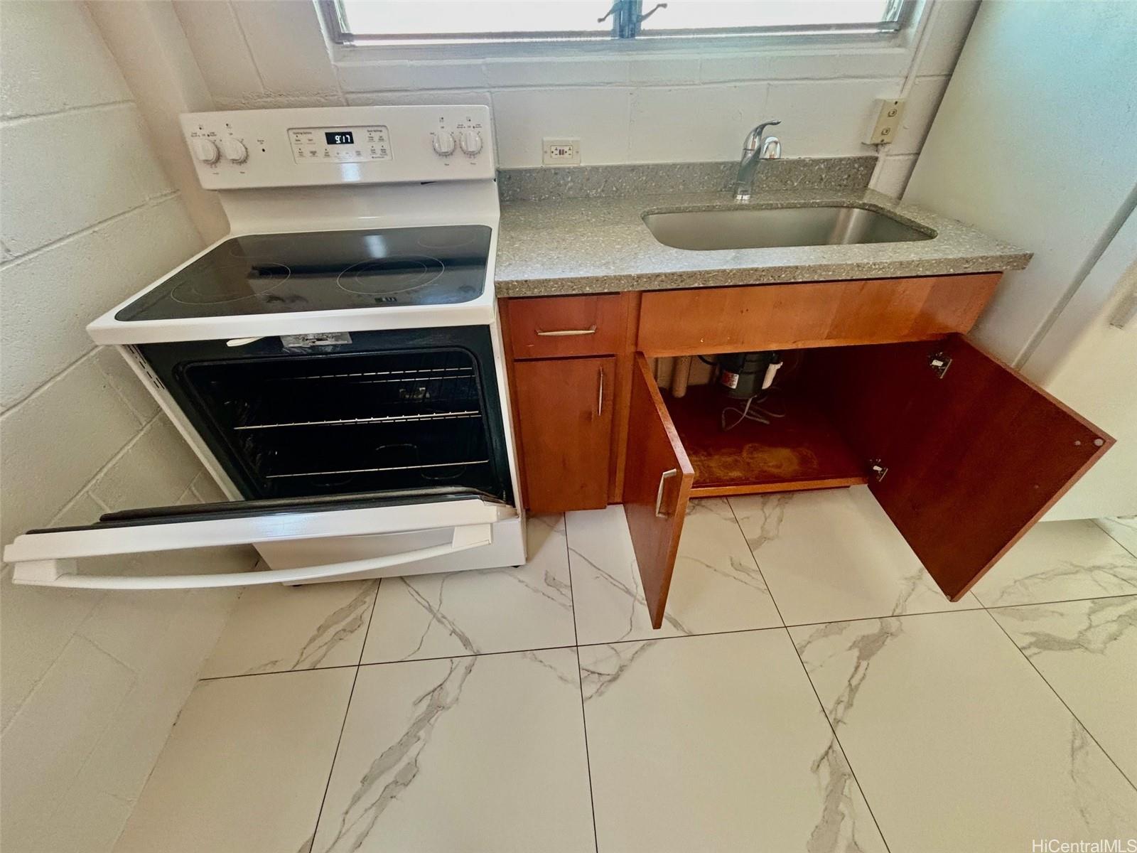 608 N Judd St Honolulu - Rental - photo 5 of 13