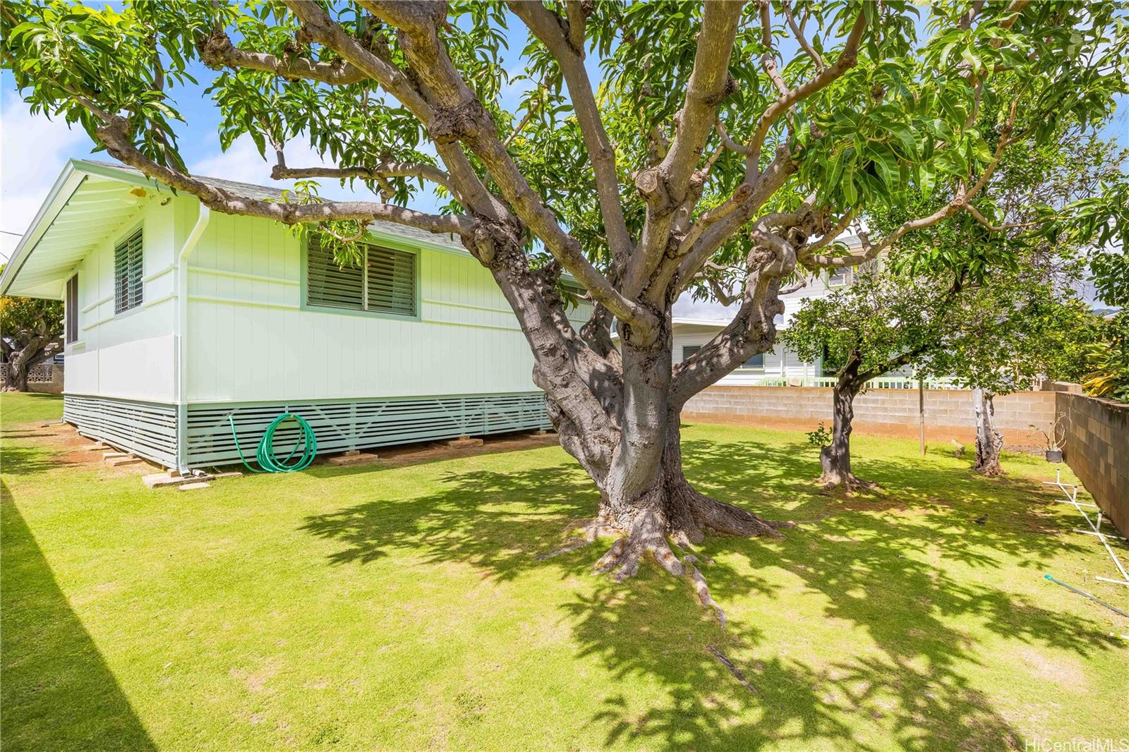 609  Hunapaa Street Kahala-puupanini, Diamond Head home - photo 3 of 25