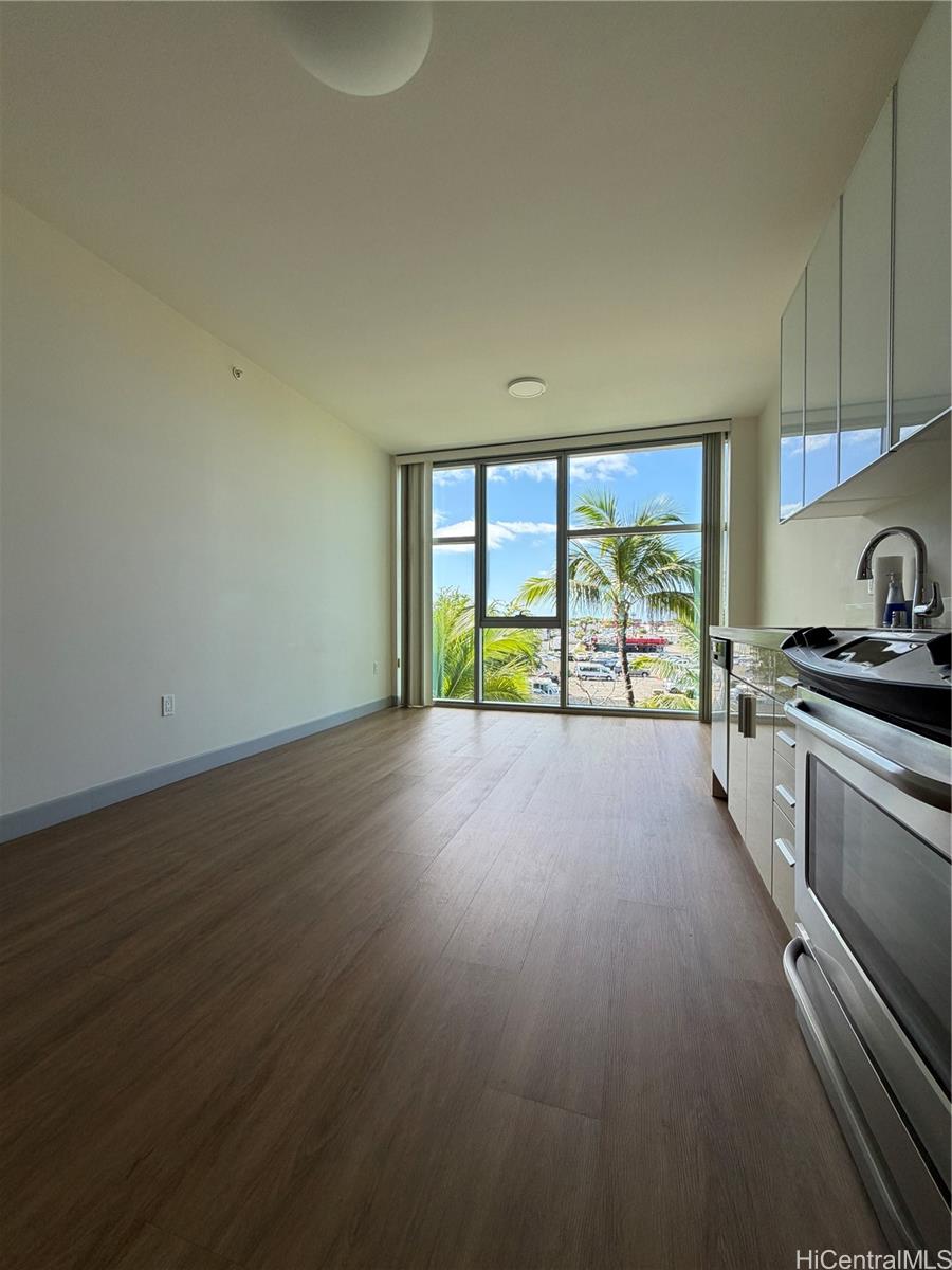 610 Ala Moana Blvd Honolulu - Rental - photo 2 of 10