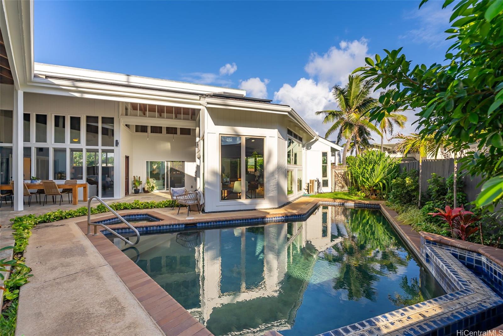 610  Milokai Street Kaimalino, Kailua home - photo 5 of 25