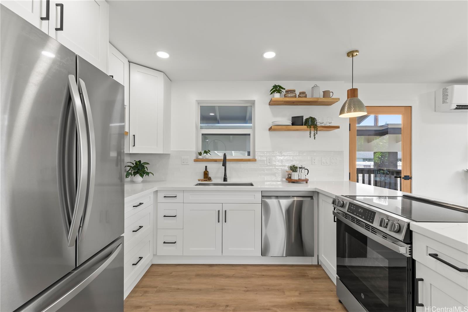 610 A  Halela Street Coconut Grove, Kailua home - photo 6 of 25