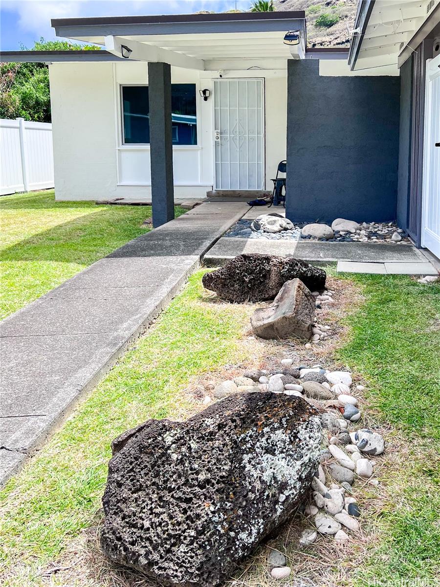 612  Ainapo Street Hahaione-lower, Hawaii Kai home - photo 13 of 16