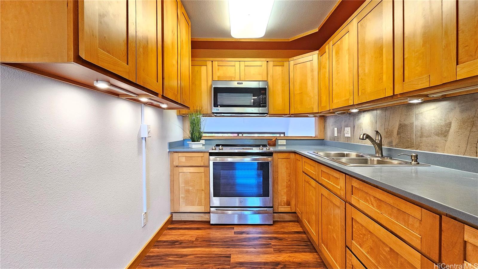 6133 Summer Street townhouse # 6133B, Honolulu, Hawaii - photo 10 of 24