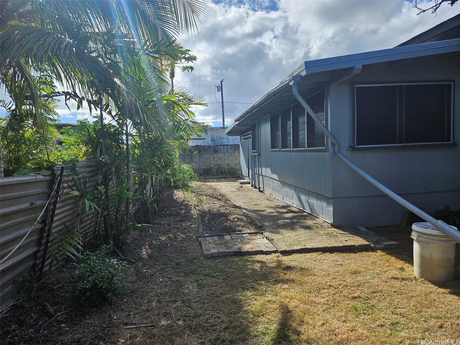 614  Kalolina Street Coconut Grove, Kailua home - photo 13 of 16