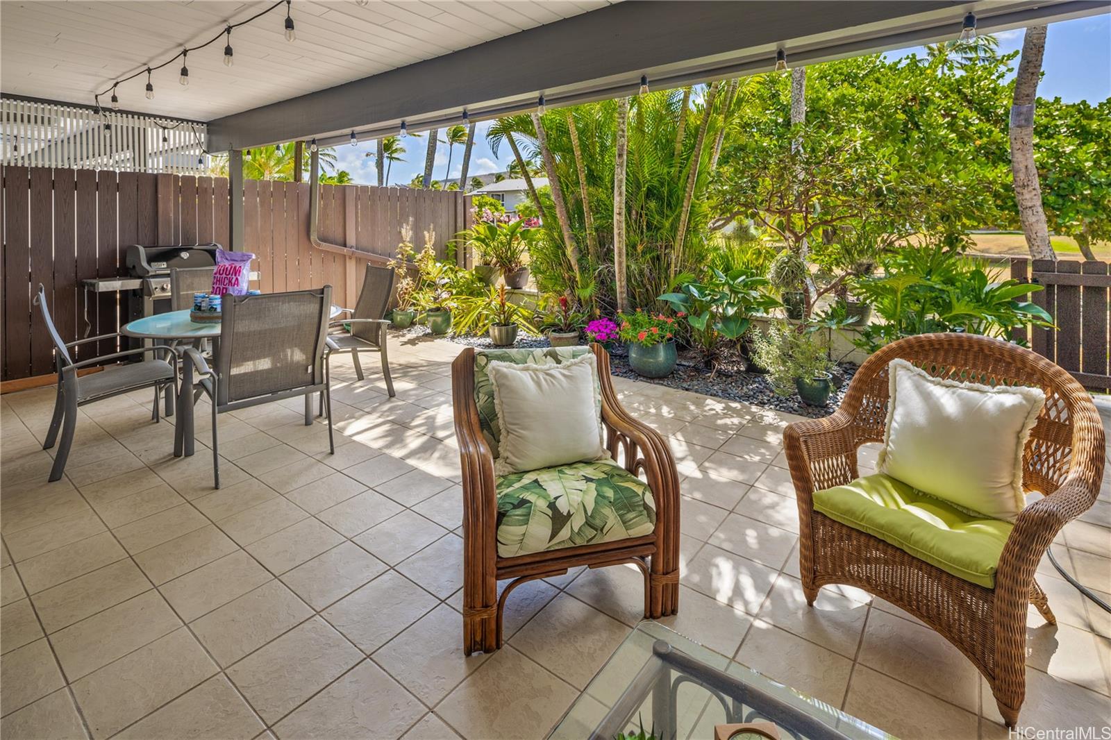 614 Koko Isle Circle townhouse # 2002, Honolulu, Hawaii - photo 17 of 25