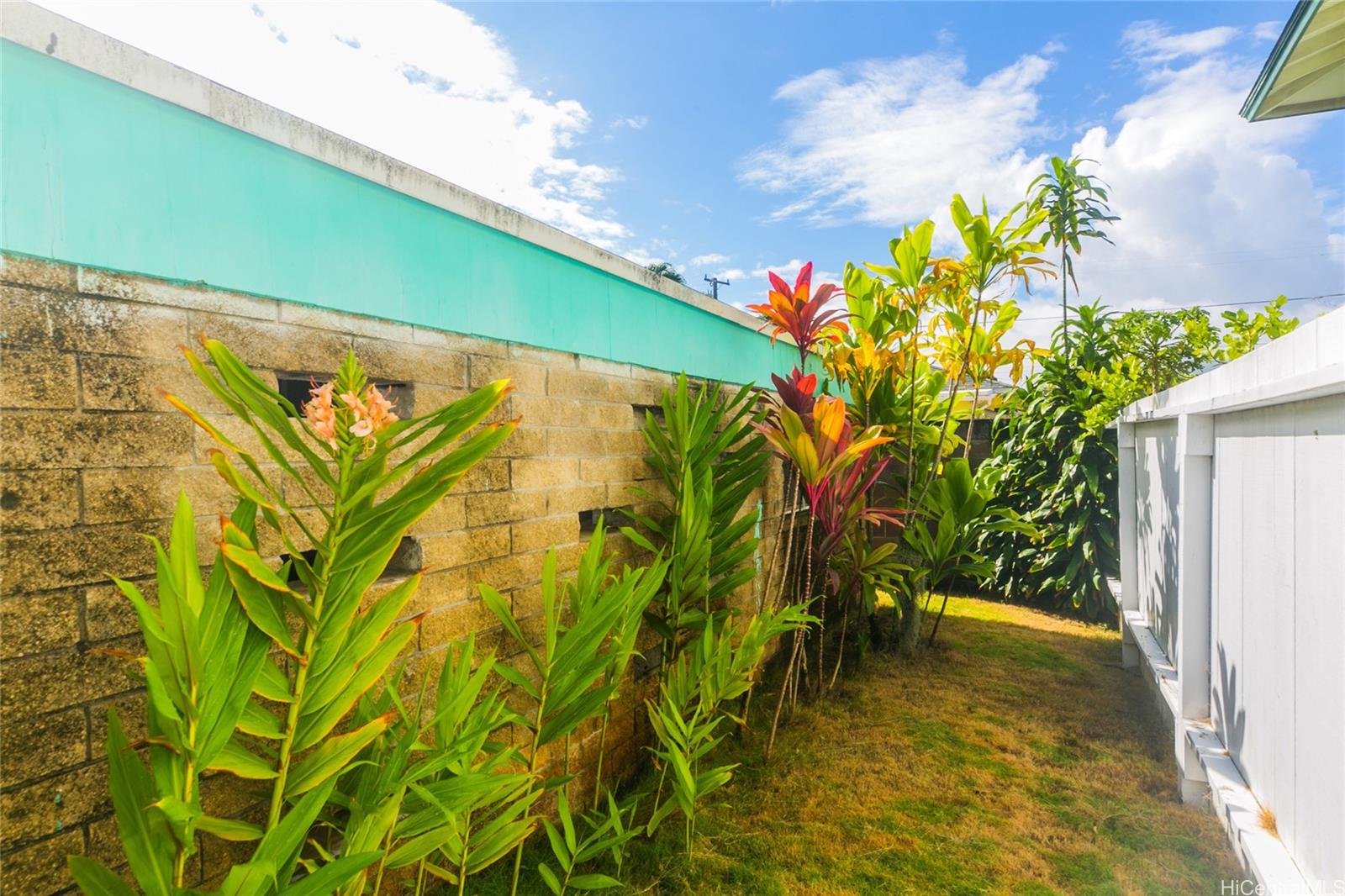 614  Oneawa Street Coconut Grove, Kailua home - photo 23 of 25