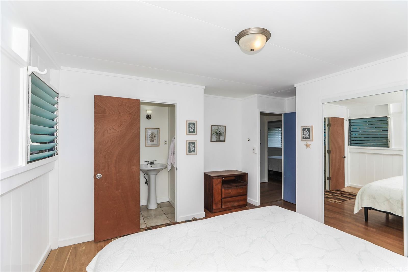 614  Ululani Street Olomana, Kailua home - photo 13 of 24