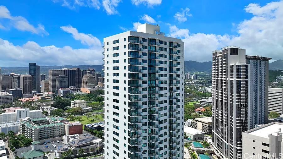 Ililani condo # 2108, Honolulu, Hawaii - photo 2 of 18