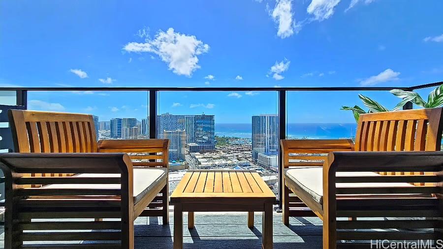 Ililani condo # 2108, Honolulu, Hawaii - photo 4 of 18
