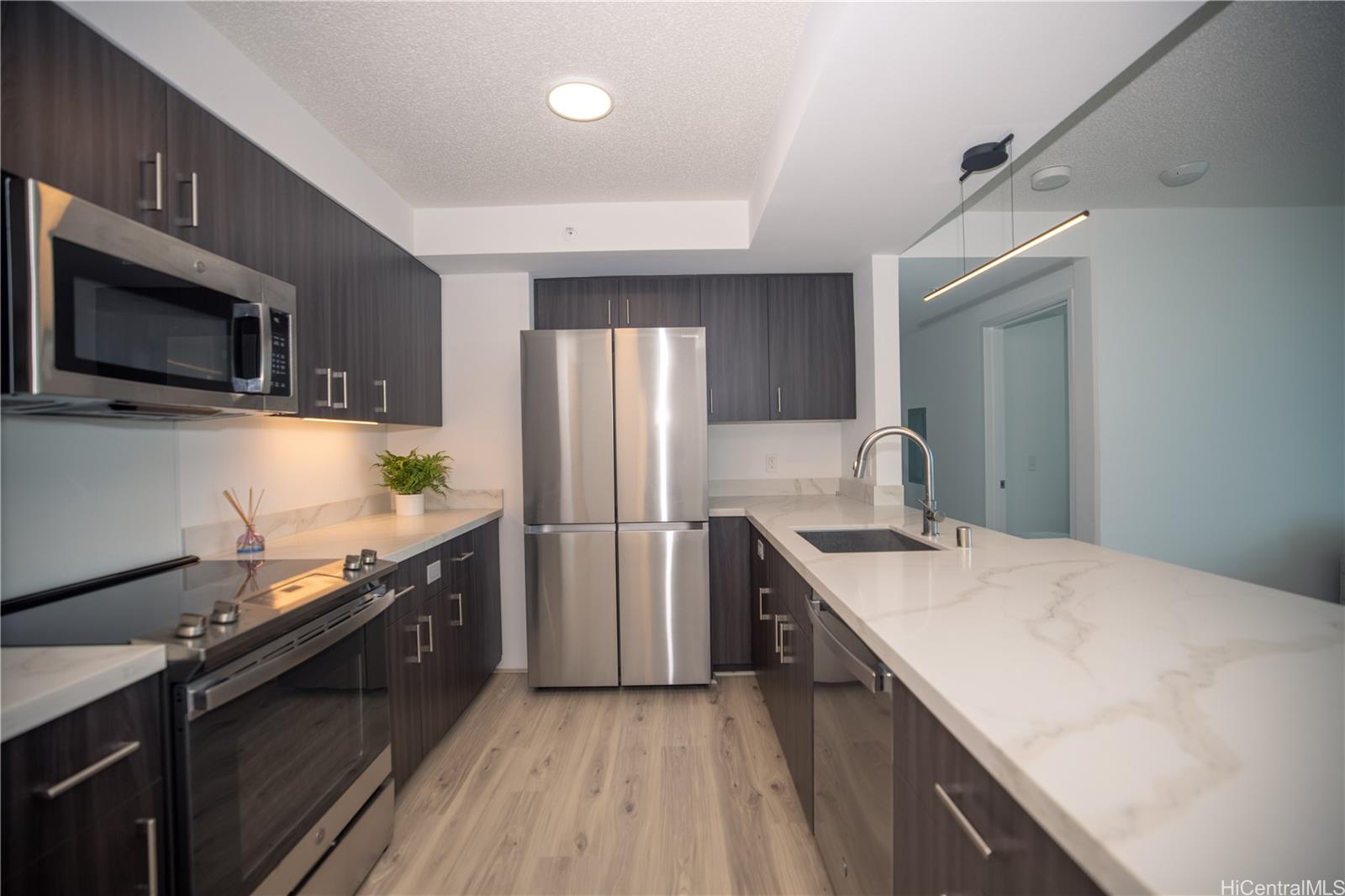 Ililani condo # 2408, Honolulu, Hawaii - photo 2 of 16