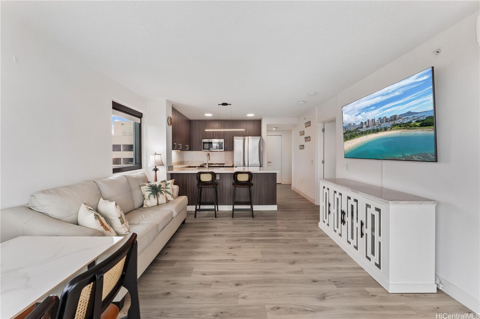 Ililani condo # 2703, Honolulu, Hawaii - photo 4 of 25