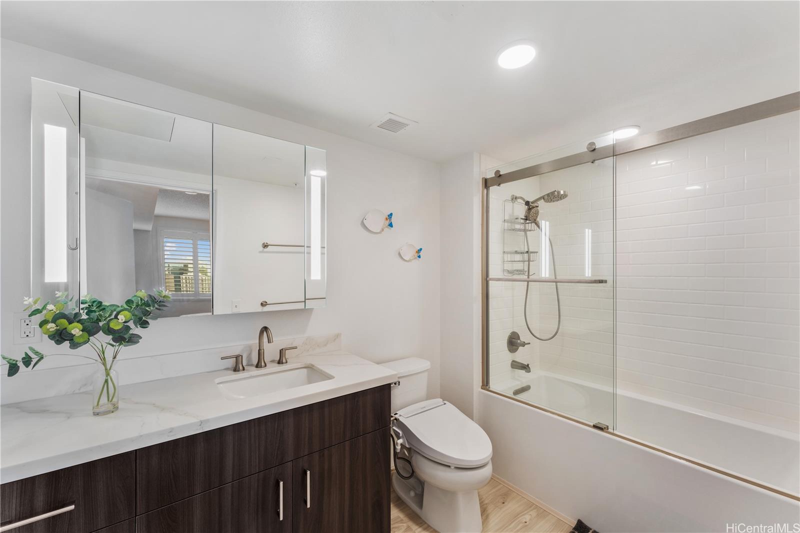 Ililani condo # 2703, Honolulu, Hawaii - photo 10 of 25