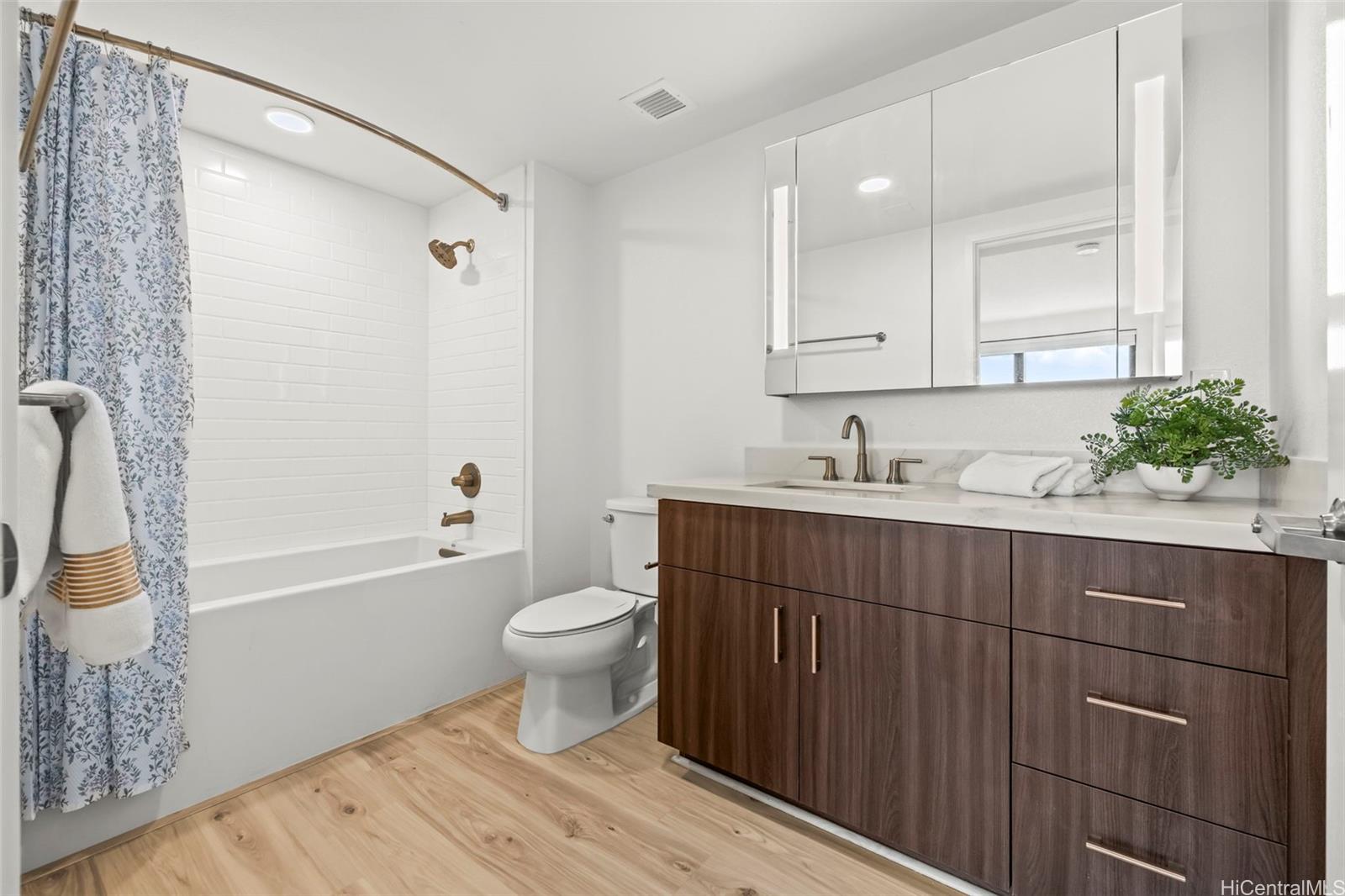 Ililani condo # 3005, Honolulu, Hawaii - photo 15 of 25