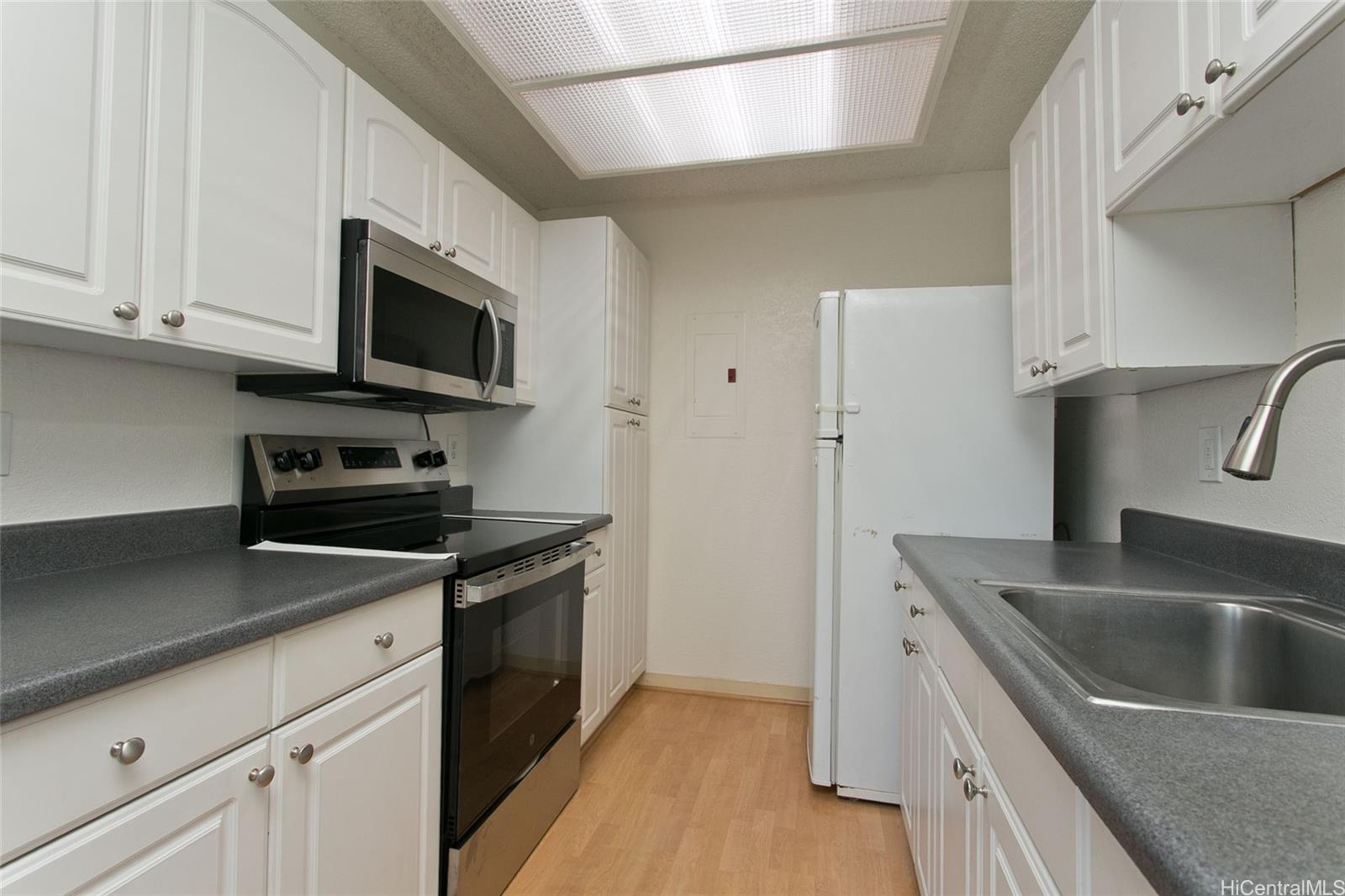 Crosspointe condo # 22U, Honolulu, Hawaii - photo 8 of 16