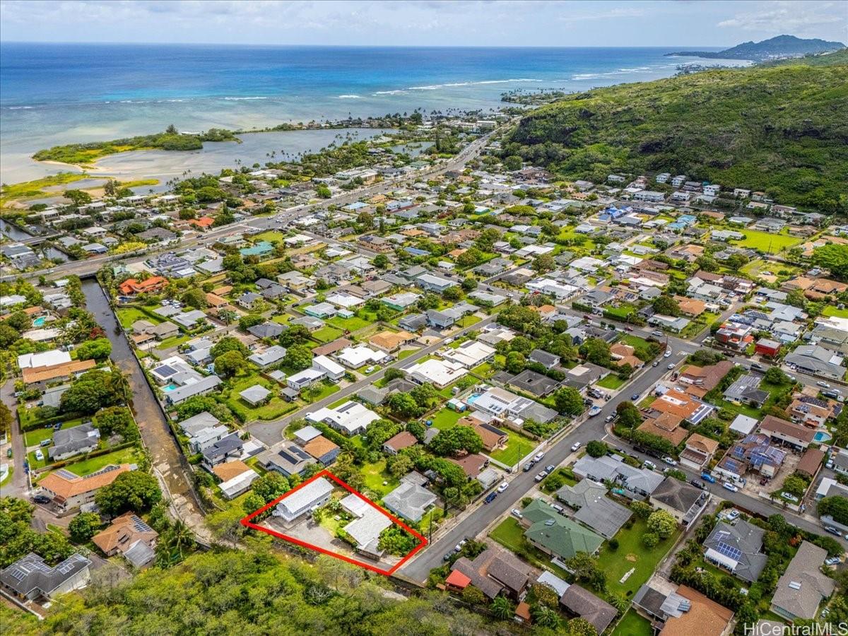 6163 Kawekiu Place Honolulu - Multi-family - photo 20 of 25