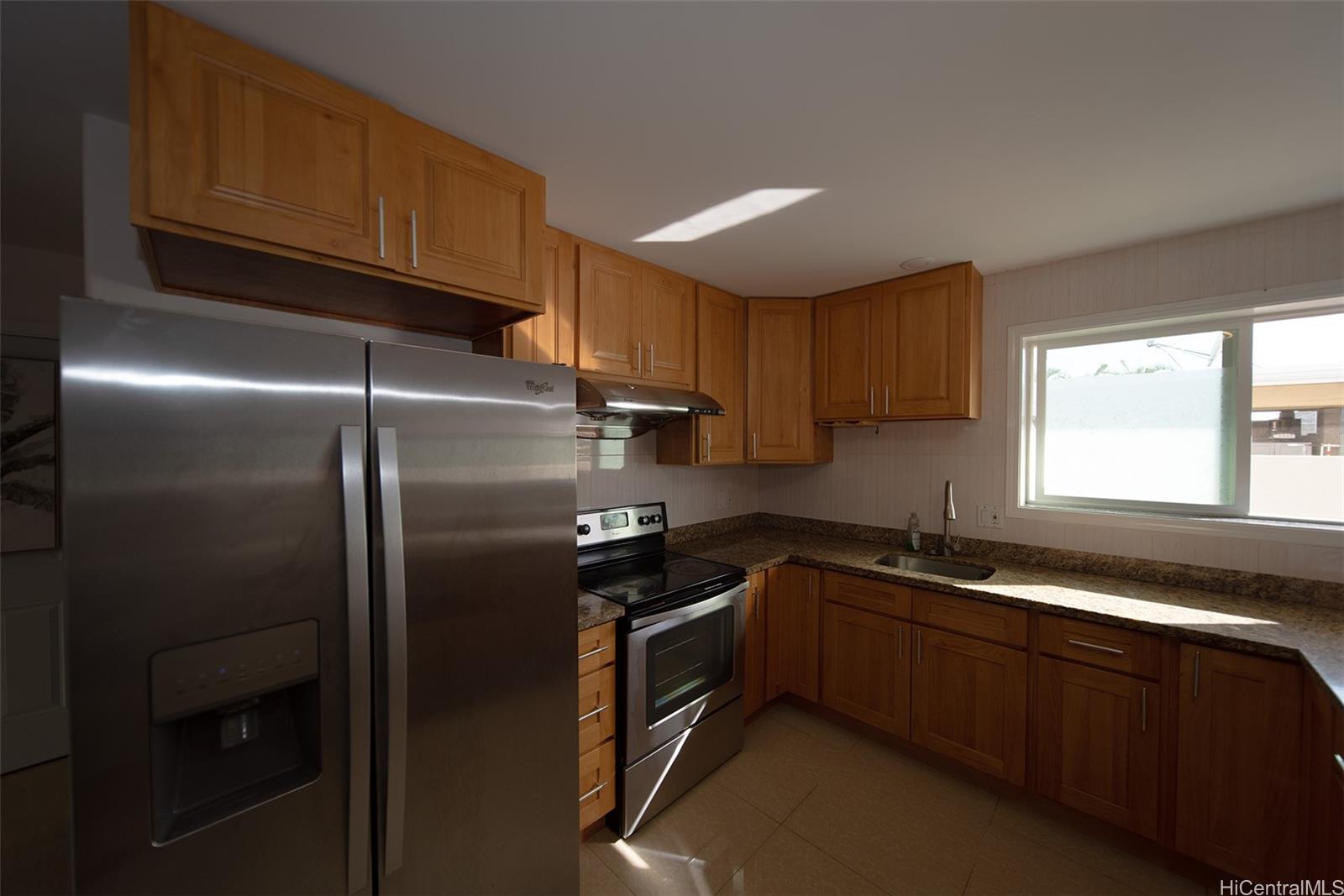 617 7th Ave Honolulu - Rental - photo 2 of 7