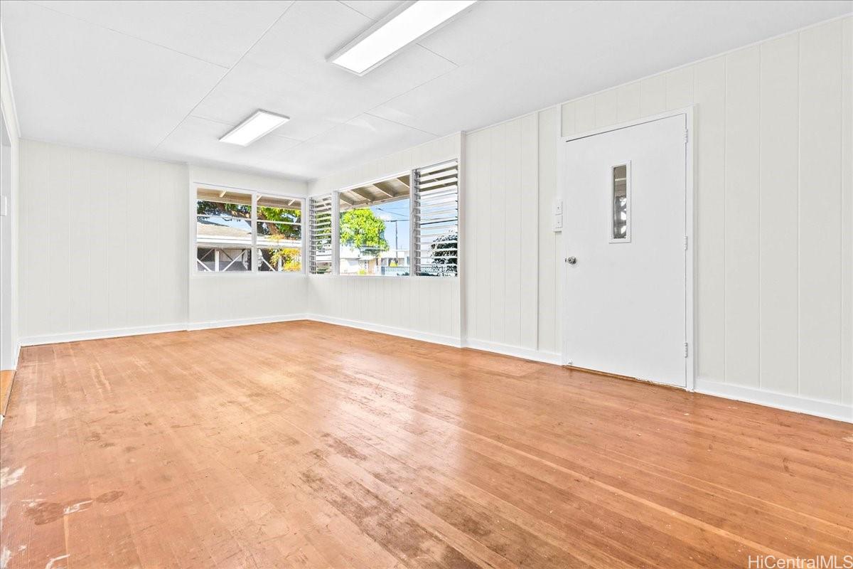 619  Oneawa Street Coconut Grove, Kailua home - photo 4 of 25